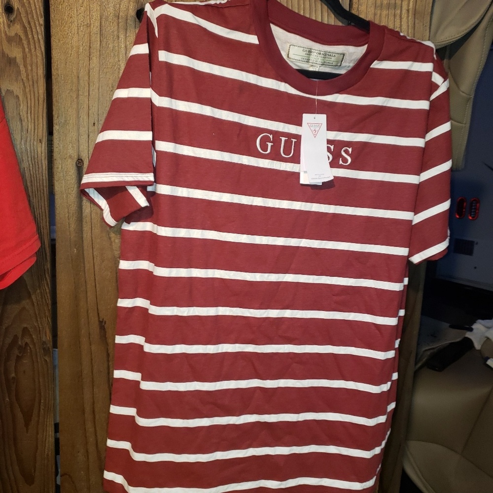 Guess tee nwt